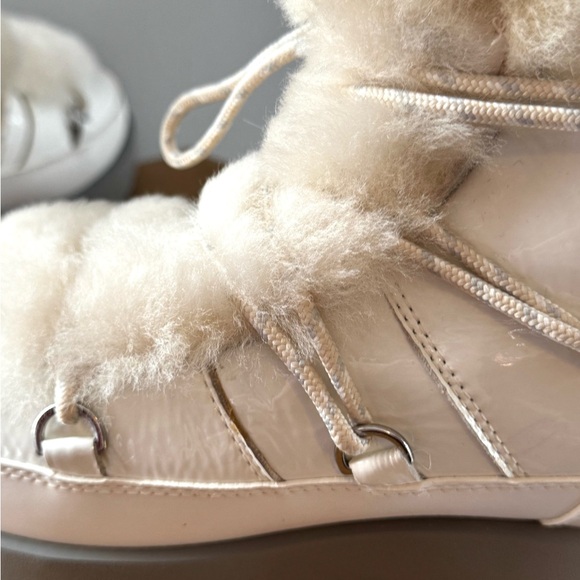 UGG Highland White Waterproof Patent Leather Snow Boots Size 8 - Picture 8 of 10